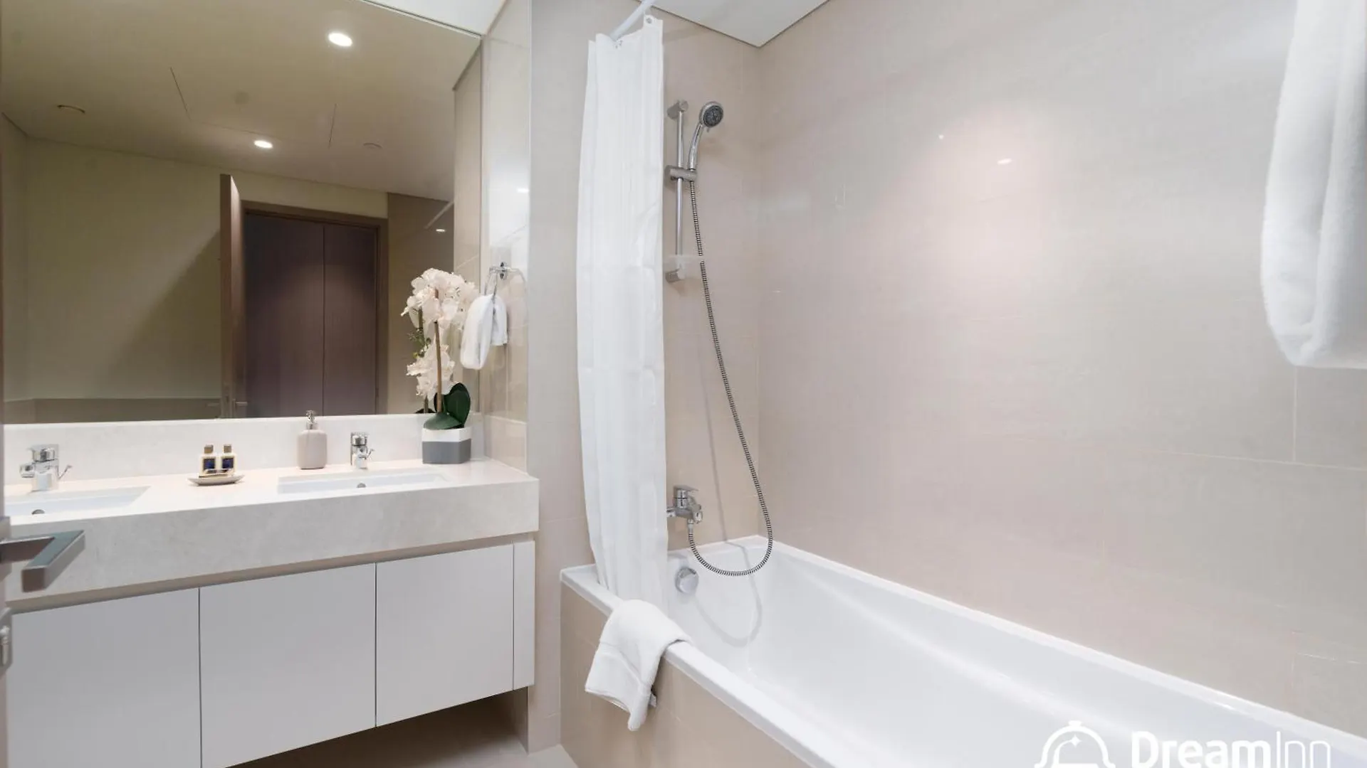 Dream Inn - Act One Act Two Apartment, Downtown Dubai Apartment
